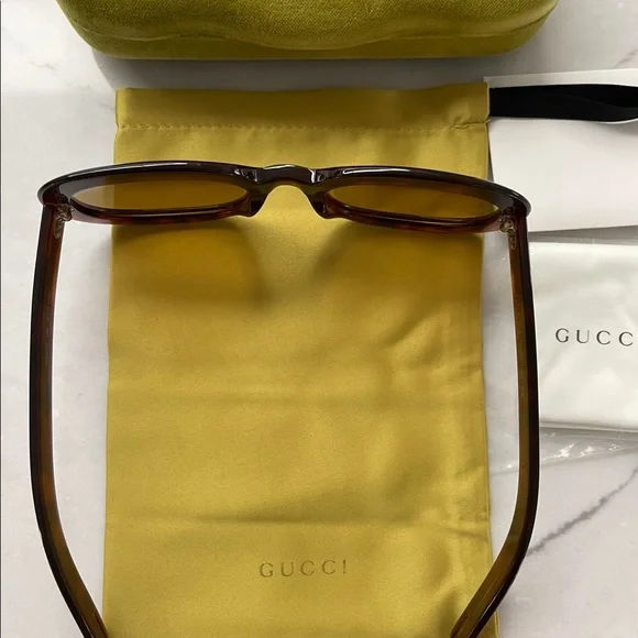 GUCCI UNISEX CLASSIC HAVANA / TORTOISE OVAL WITH RETRO YELLOW TINTED LENSES GUCCI UNISEX CLASSIC HAVANA / TORTOISE OVAL WITH RETRO  main image 3